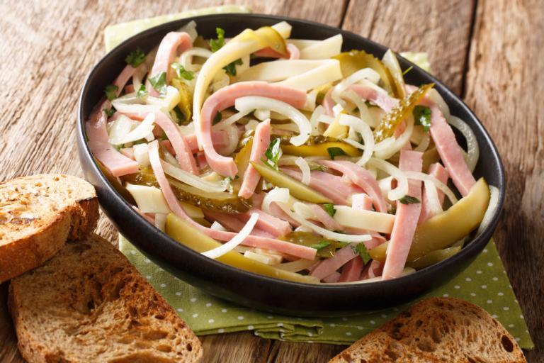 Ensalada de salchicha estilo bávaro - Bayerischer Wurstsalat